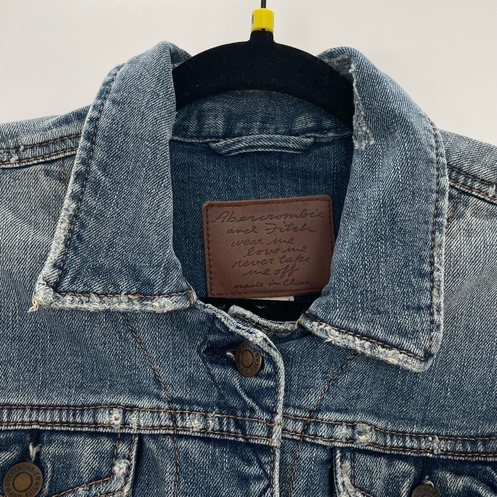 Abercrombie & Fitch Women's Vintage Y2K Distressed Trucker Denim Jacket Size M - Picture 7 of 10